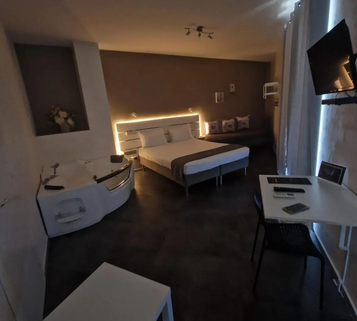 ***  Hotel Living Casoria Italy